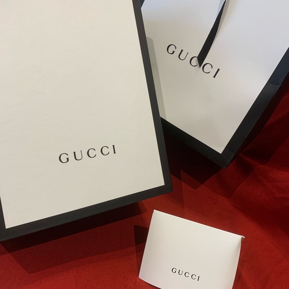 Gucci Mini Marmont Crossbody bag - Picture 14 of 16